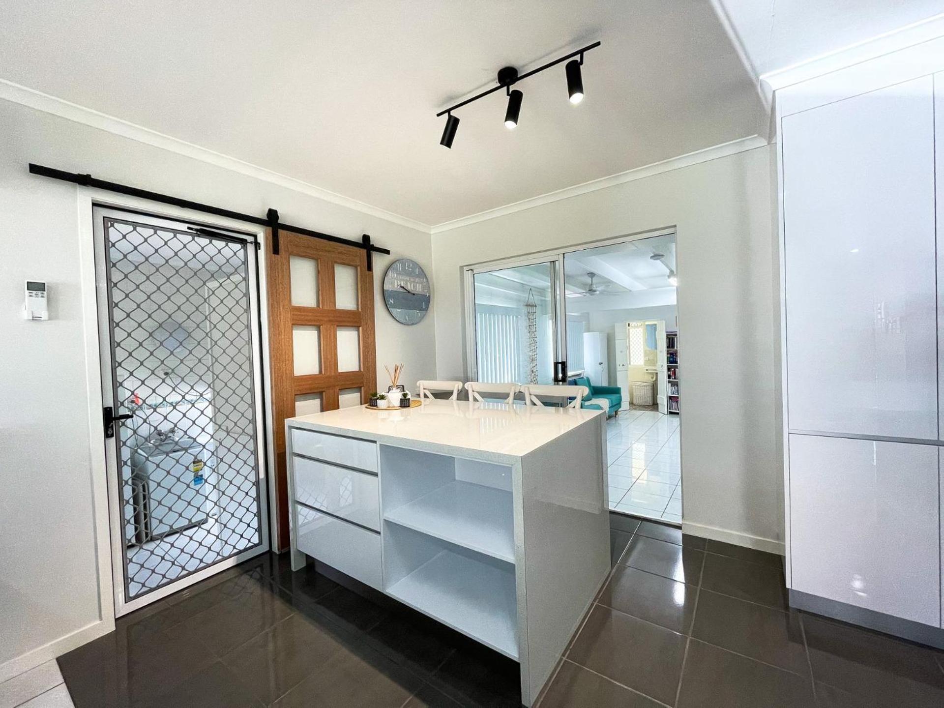 Beach House On Burrum- Close To Beach- 3Br- Wifi-Foxtel Woodgate Exterior foto