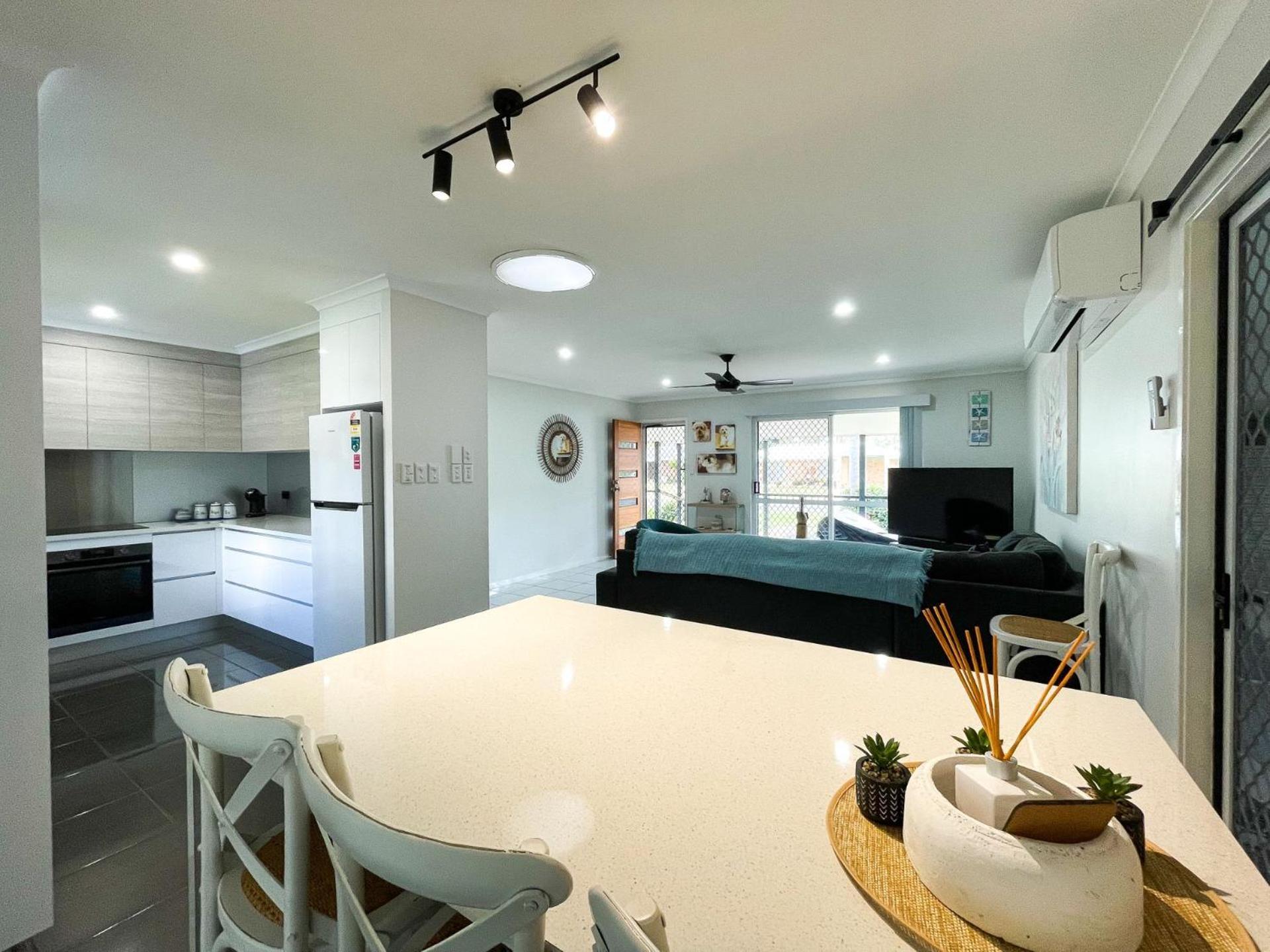 Beach House On Burrum- Close To Beach- 3Br- Wifi-Foxtel Woodgate Exterior foto